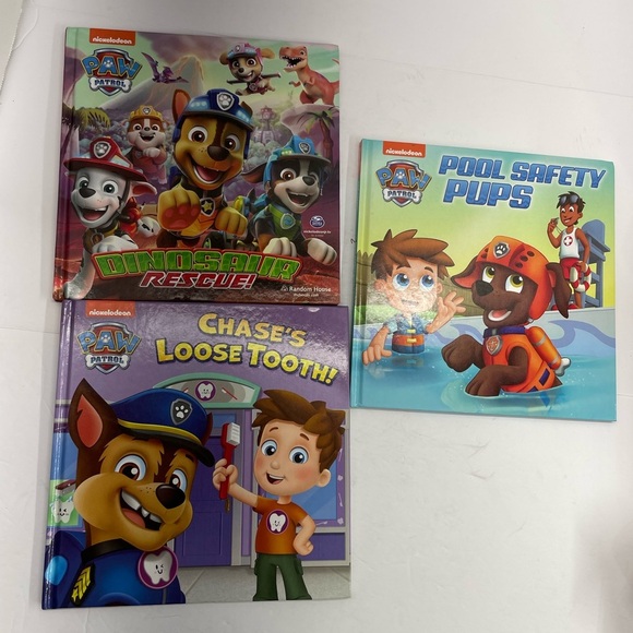Nickelodeon Paw Patrol Book Set - Vibrant Adventure Stories 6 Books in 3 - Picture 1 of 6